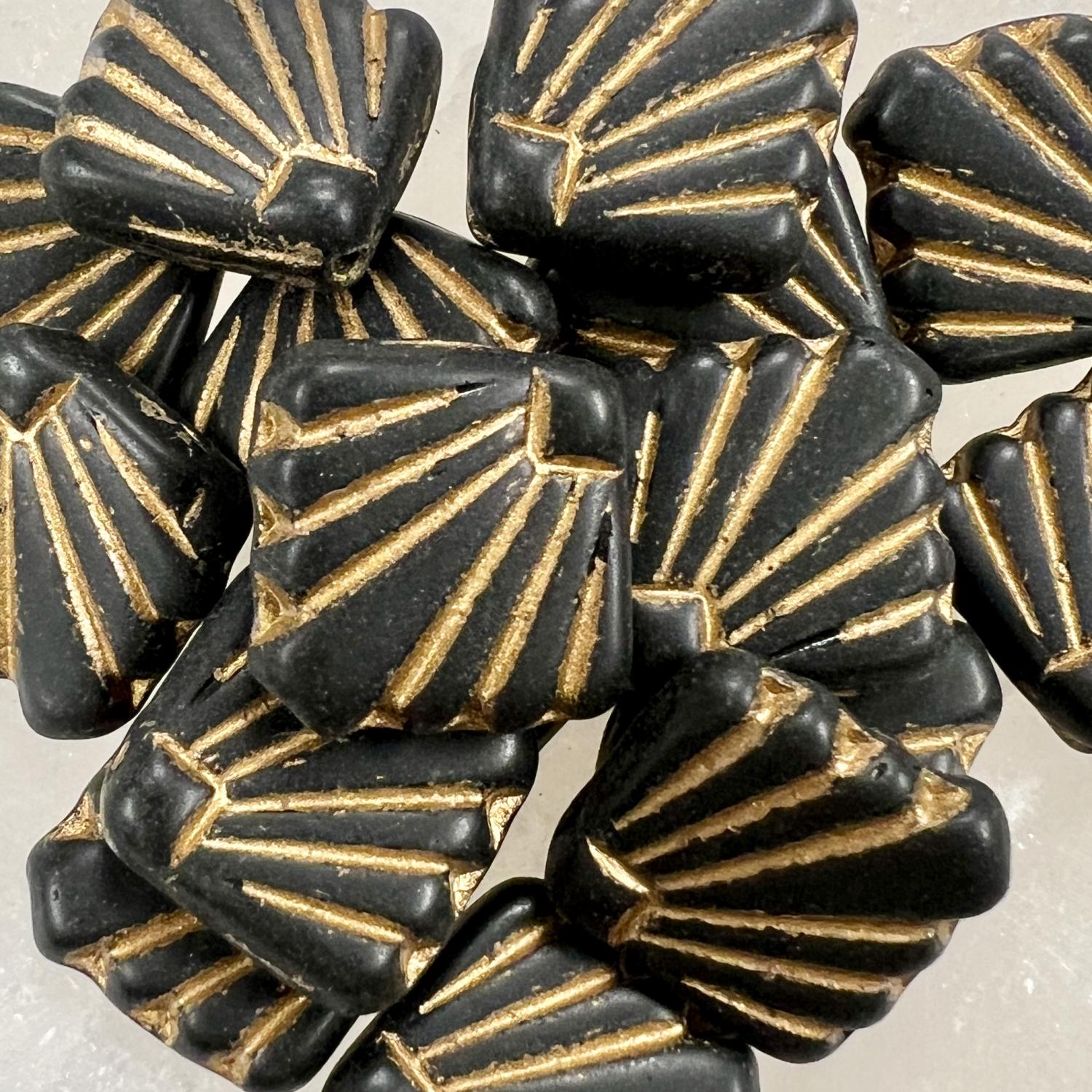 Matte Jet With Gold Detail 17MM Fan Bead