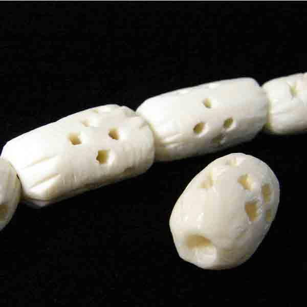 15x9MM White Bone Oval With Decorative Cut Outs