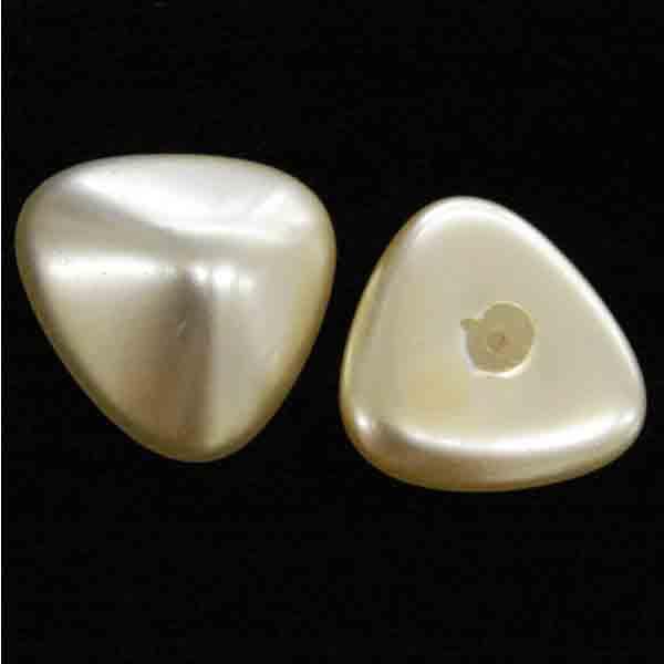 22MM Cream Pearl Triangle