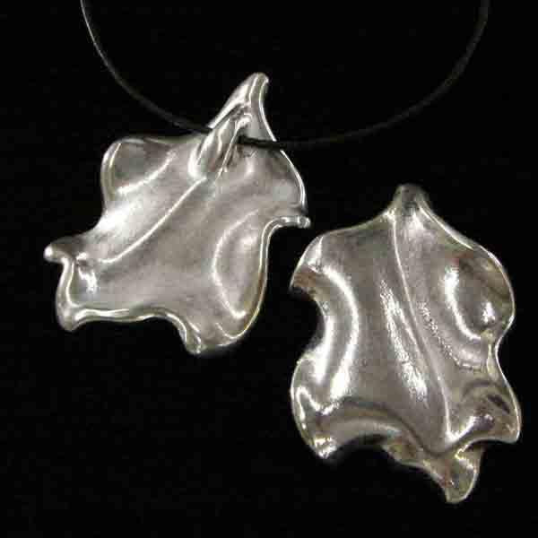 2.5 Inch Silver Metalized Plastic Leaf