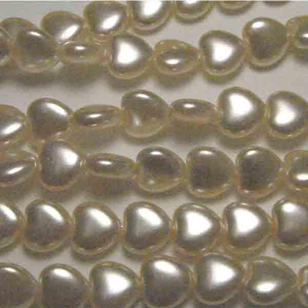 6MM Ivory Pearl Heart