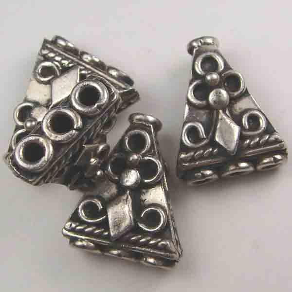 Antique Sterling Silver 17X15MM 3 Strand Flat Cone