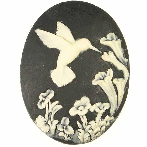 Black With Ivory 40X30MM Hummingbird Cameo