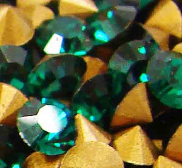 Emerald PP 24 (3MM) Pointback Swarovski Rhinestone