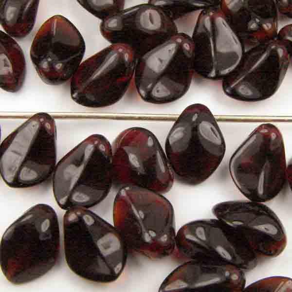 Garnet Curved Petal Dagger 8x6MM