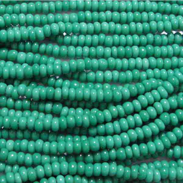 Medium Green 8/0 Seed Bead
