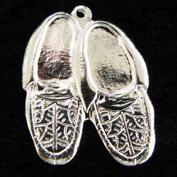 Silver Plate 21x17MM Diestruck Moccasins