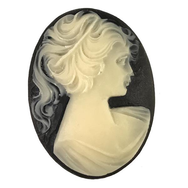 Vintage 40X30MM Ivory On Jet Plastic Cameo