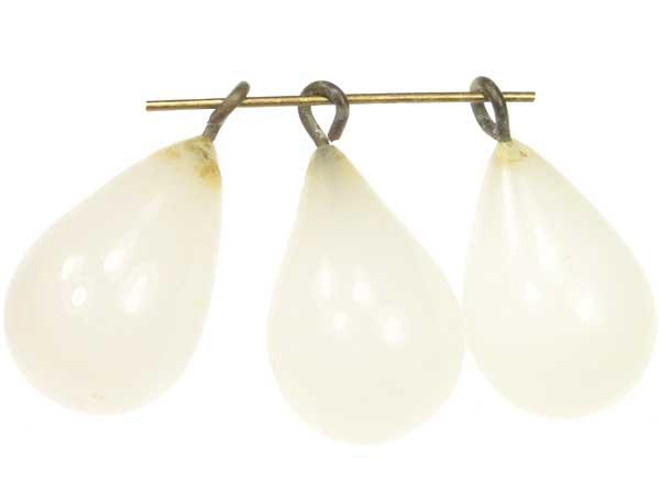 Vintage Glossy Alabaster 16x12MM Wired Tear