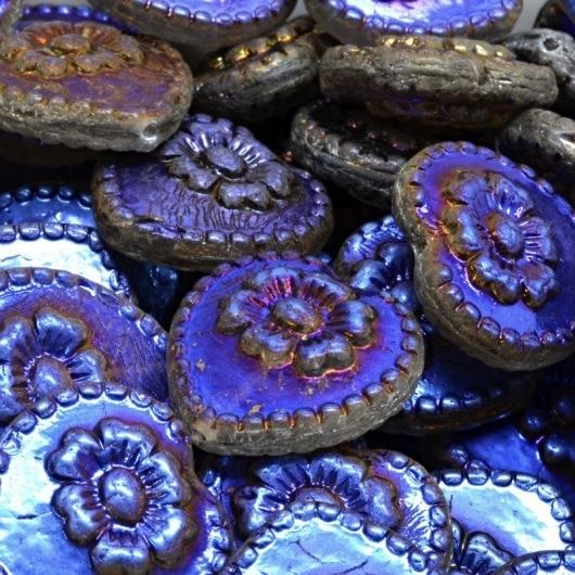 Black Diamond With Full Azuro 18MM Heart With Flower