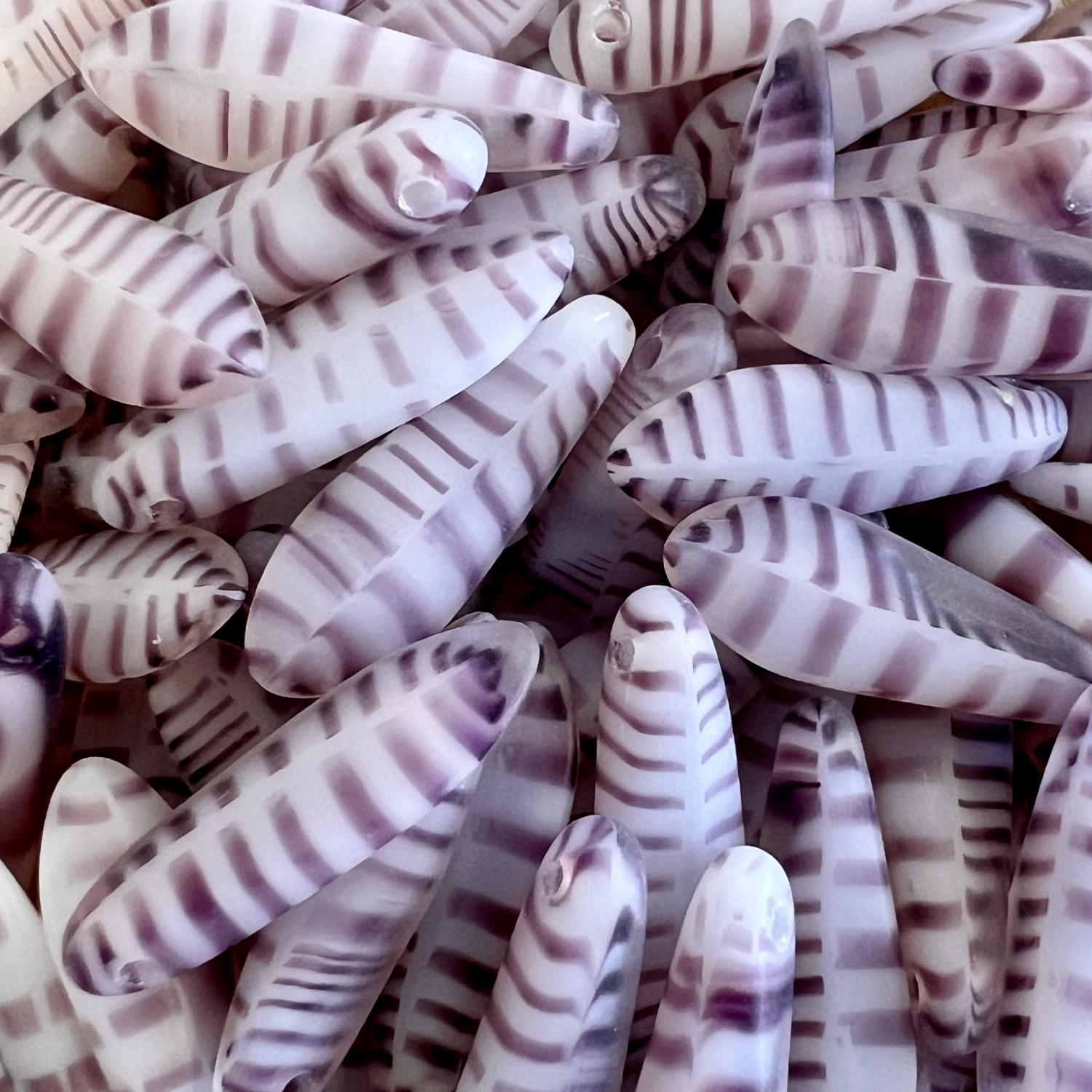 Matte Alabaster/Amethyst Striped 16x5MM Dagger