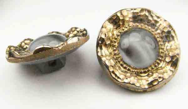 18MM Gray Moonglow Domed Cente