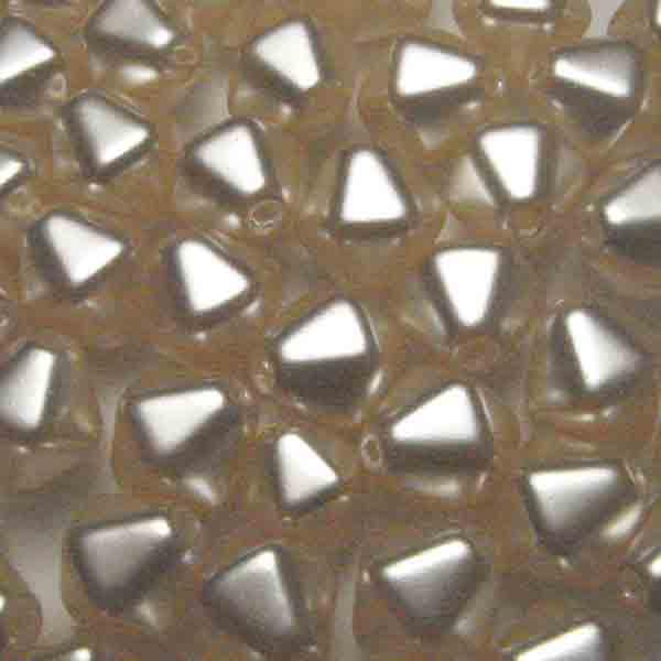 8MM Cream Pearl 5 Sided Bicone