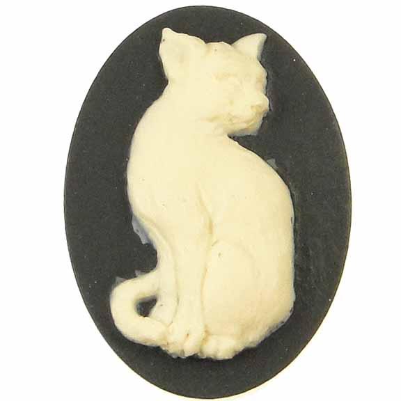 Black With Ivory Sitting Cat Cameo 25x18MM