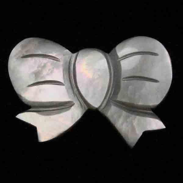 Mother of Pearl Bow No Hole 33X23MM